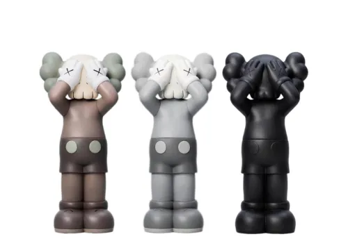 KAWS UK Holiday & KAWS Passing through 25cm