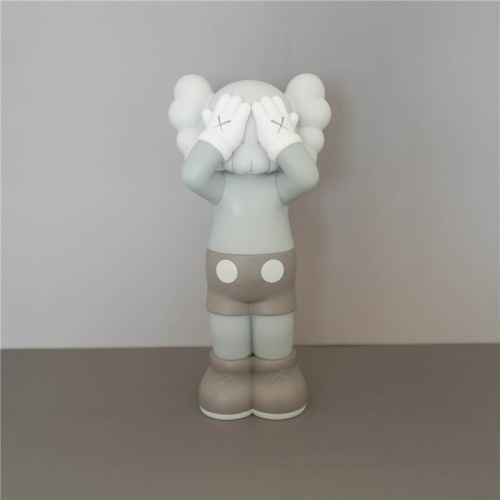 KAWS UK Holiday & KAWS Passing through 25cm