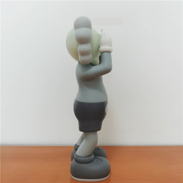 KAWS Holiday United Kingdom 2021 29cm