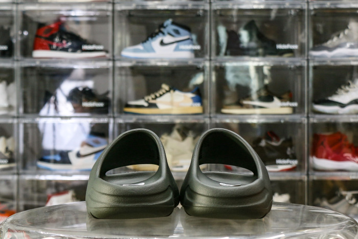 Yeezy Slides Dark Onyx ID5103（A1 Batch）