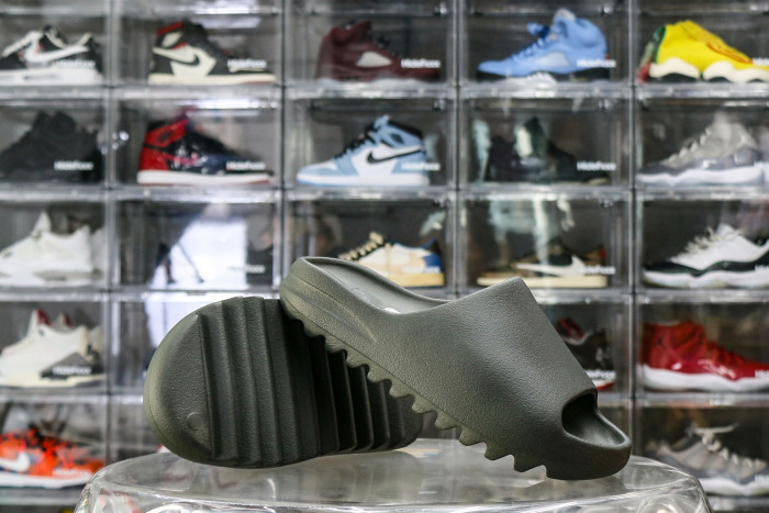 Yeezy Slides Dark Onyx ID5103（A1 Batch）