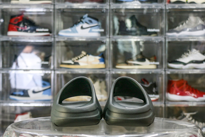 Yeezy Slides Granite 2023  ID4132（A1 Batch）