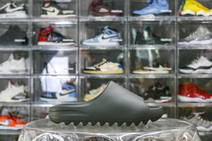Yeezy Slides Granite 2023  ID4132（A1 Batch）