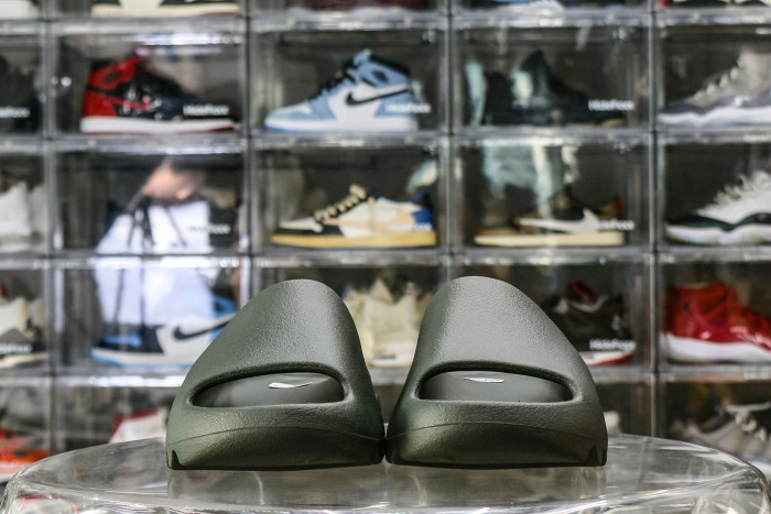 Yeezy Slides Dark Onyx ID5103（A1 Batch）