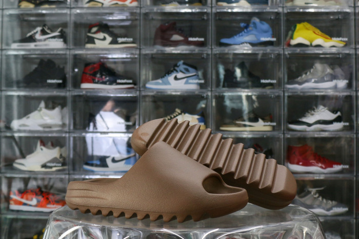 Yeezy Slides Soot 2021 GX6141（A1 Batch）