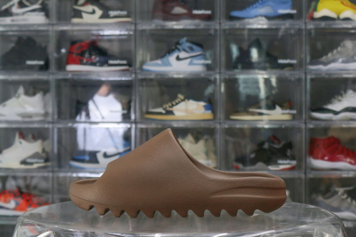 Yeezy Slides Soot 2021 GX6141（A1 Batch）