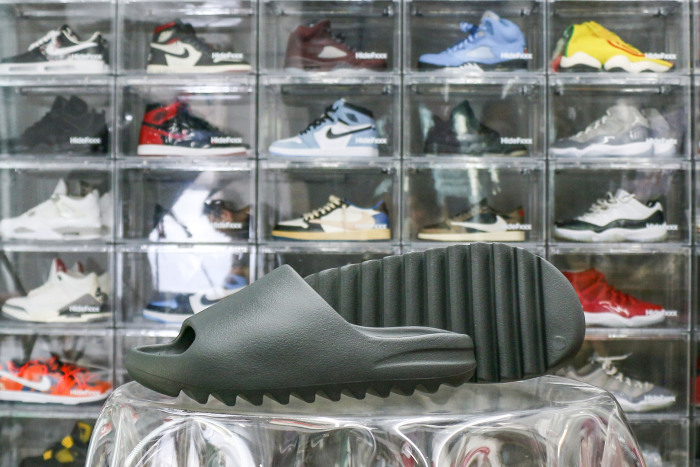 Yeezy Slides Granite 2023  ID4132（A1 Batch）