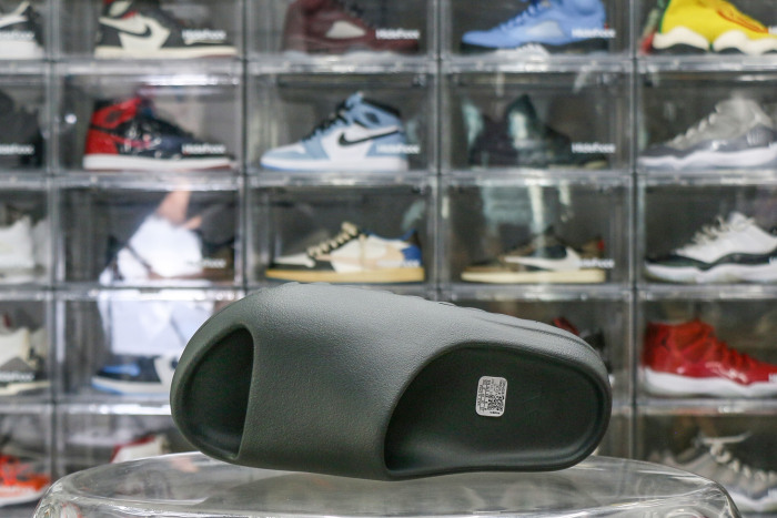 Yeezy Slides Granite 2023  ID4132（A1 Batch）