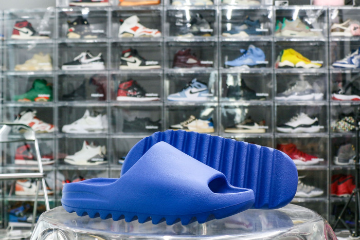 Yeezy Slides Azure 2022 ID4133 (A1 Batch)