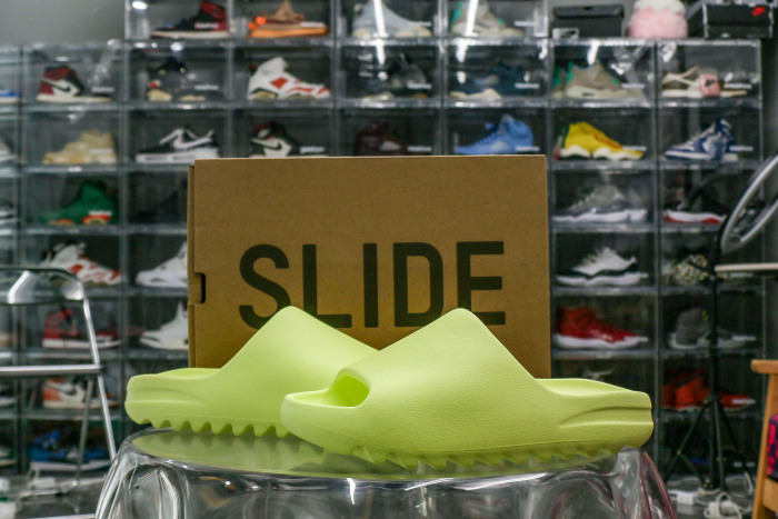 adidas Yeezy Slide Glow Green 2022 HQ6447 (A1 Batch)