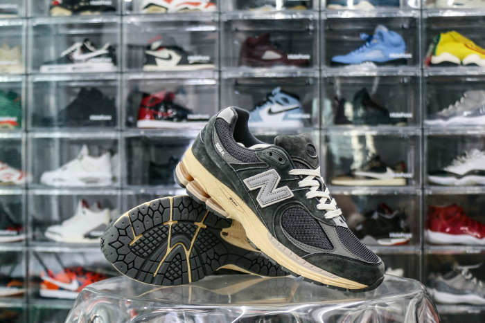 New Balance 2002R Black Dark Grey
