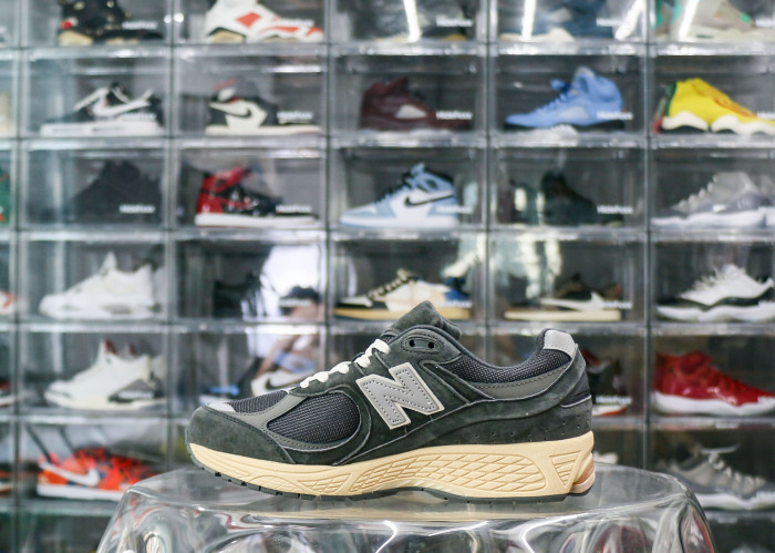New Balance 2002R Black Dark Grey