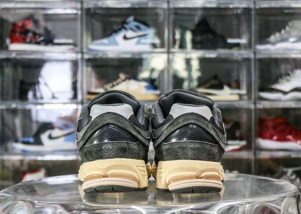 New Balance 2002R Black Dark Grey