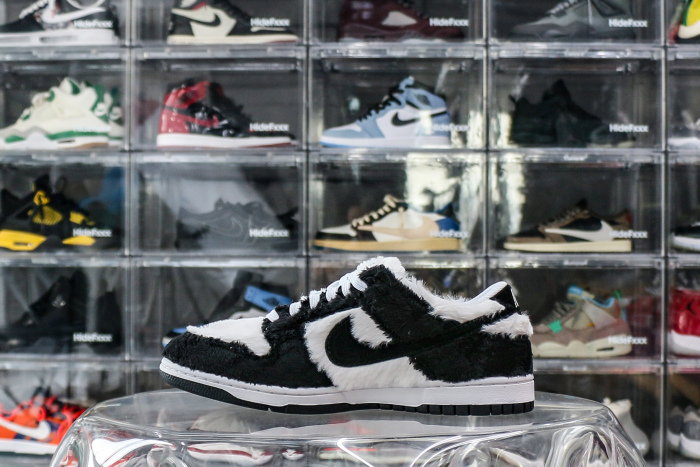 Nike SB Dunk Low Verdy Vick (Friends and Family)