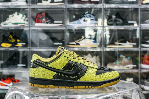 Nike Dunk Low QS Halloween Skull