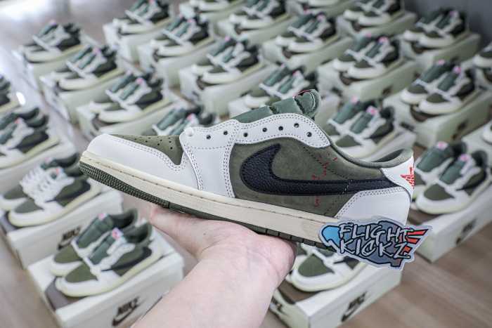 Travis Scott x Air Jordan 1 ' Medium Olive'（A1）