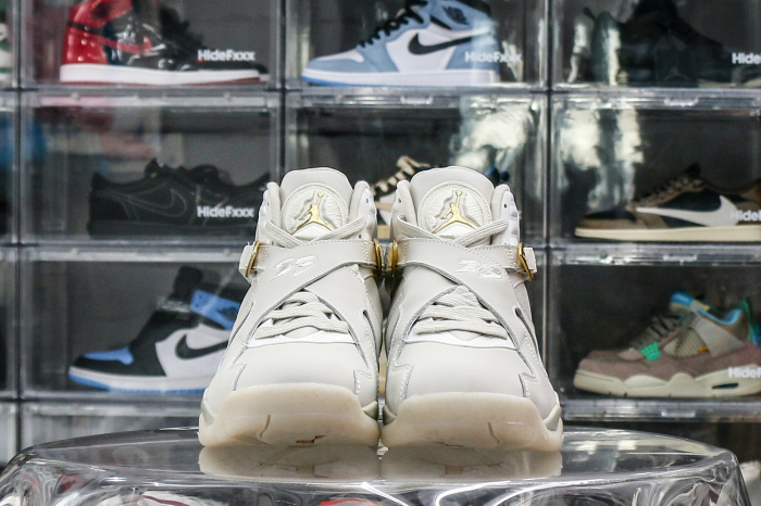 Jordan 8 Retro Champagne