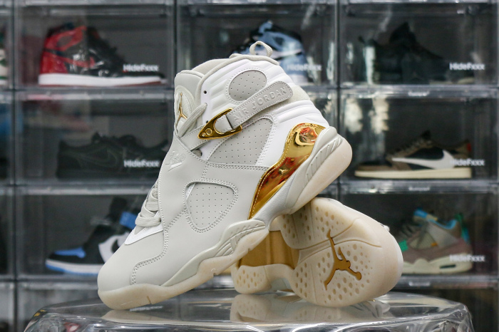 Jordan 8 Retro Champagne