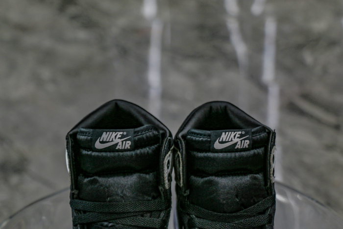 Air Jordan 1 Retro High OG Satin Shadow WMNs 2024