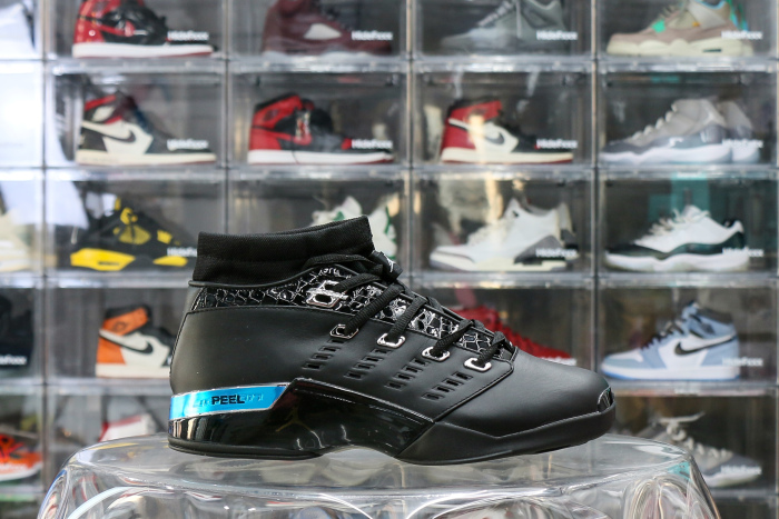 Jordan 17 OG Low Black Chrome (Regular box)