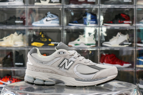 New Balance 2002R Grey