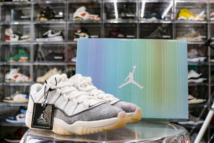 Air Jordan 11 Retro Low CNY 2025