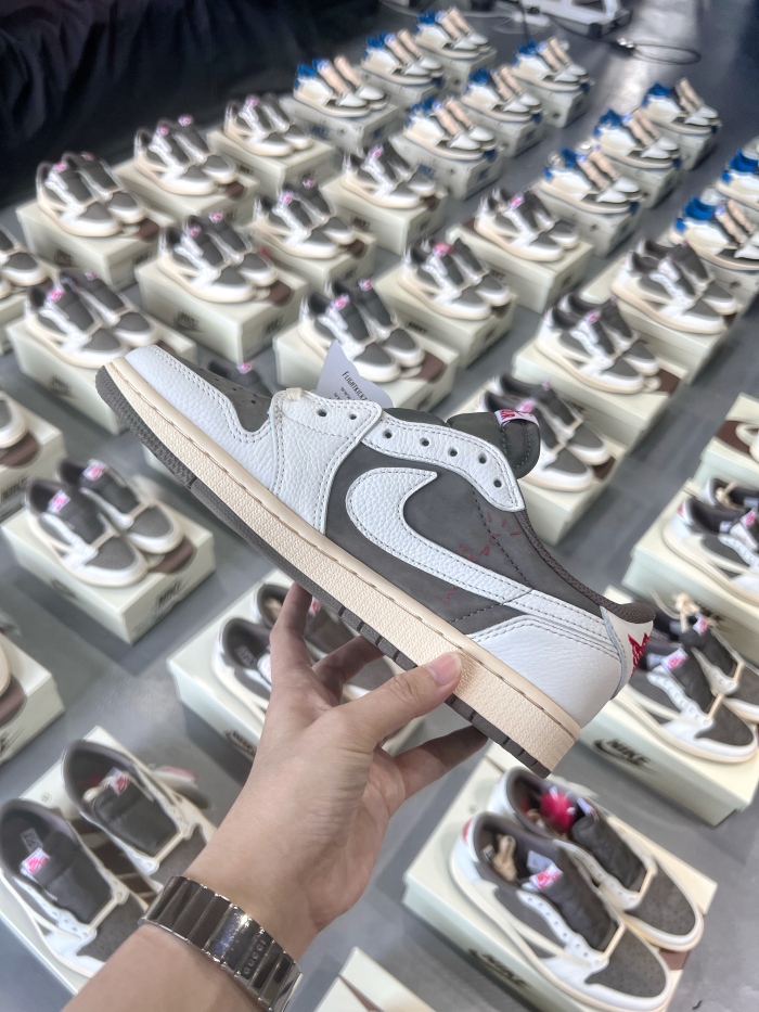 US Warehouse:Travis Scott x Air Jordan 1 Low OG  Reverse Mocha （A1）