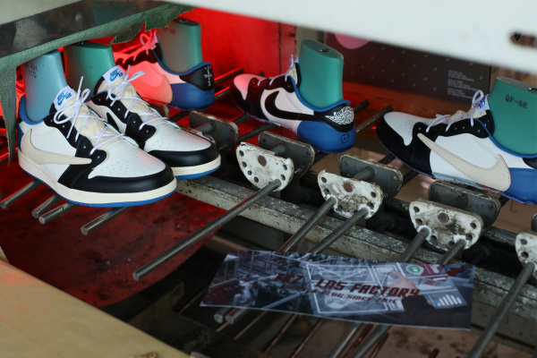 US Warehouse:Fragment x Travis Scott x Air Jordan 1 Low（A1）