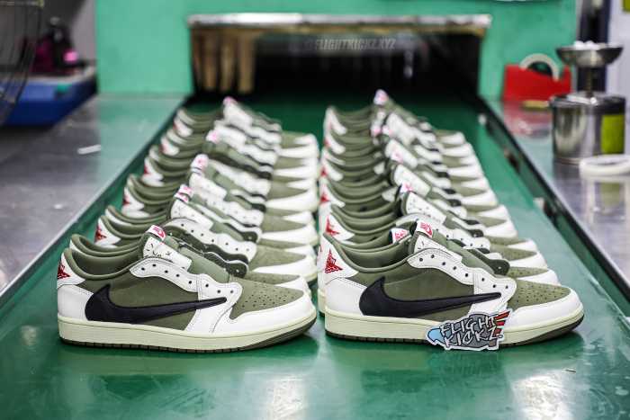 US Warehouse:Travis Scott x Air Jordan 1 ' Medium Olive' （A1）