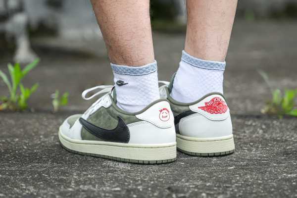 US Warehouse:Travis Scott x Air Jordan 1 ' Medium Olive' （A1）