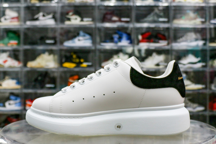 Alexande* McQuee* Oversized Sneaker 'White Black'