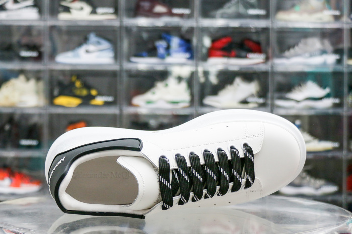 Alexande* McQuee* Oversized White Black Laces 3M