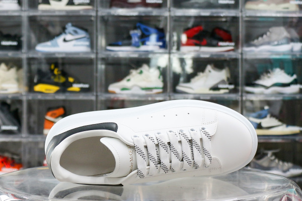 Alexande* McQuee* Oversized Sneaker ‘White Black  (Black Leather Heel)