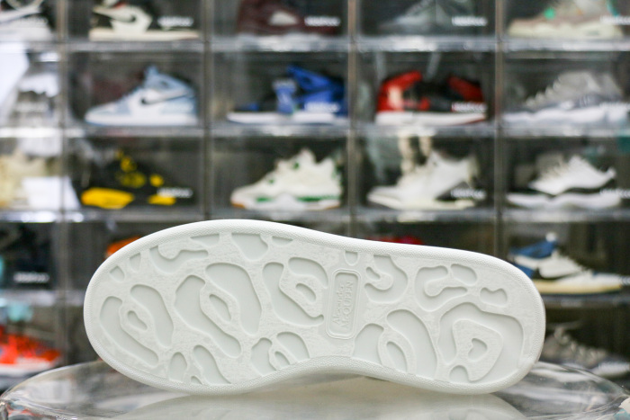Alexande* McQuee* Oversized Sneaker 'White Dream Blue'