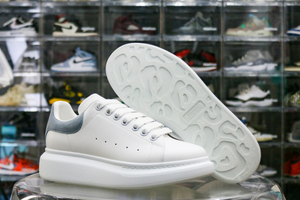 Alexande* McQuee* Oversized Sneaker 'White Dream Blue'