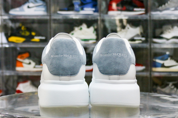 Alexande* McQuee* Oversized Sneaker 'White Dream Blue'