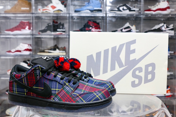 Nardwuar x Nike SB Dunk Low “Tartan”