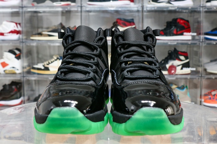 Nike Air Jordan 11 Retro Tropical 2025