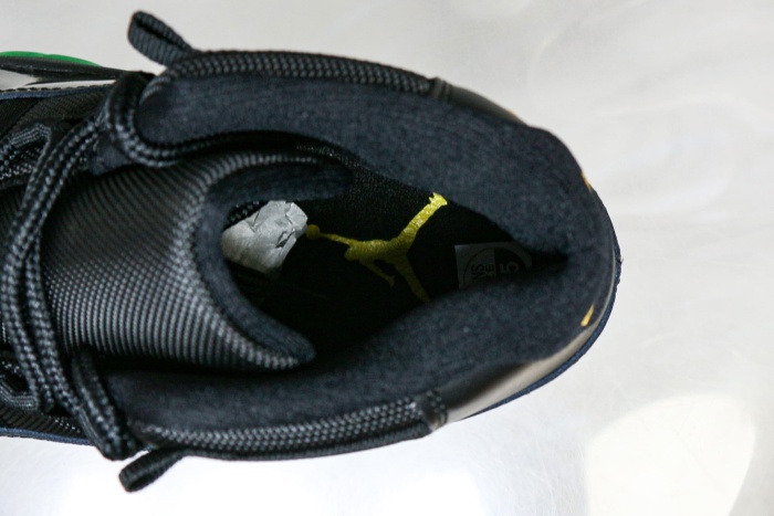 Nike Air Jordan 11 Retro Tropical 2025