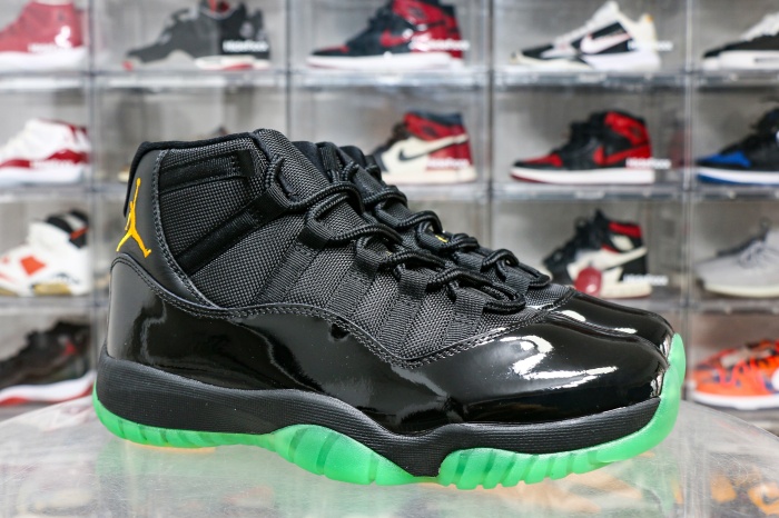 Nike Air Jordan 11 Retro Tropical 2025