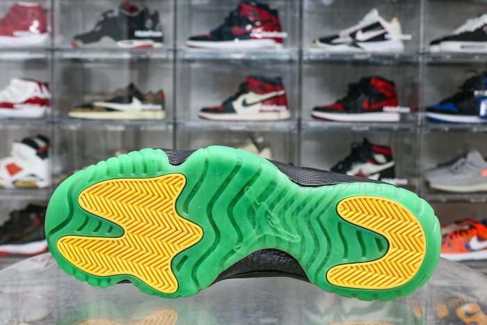 Nike Air Jordan 11 Retro Tropical 2025