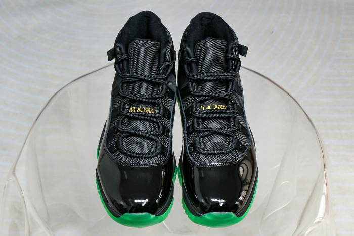 Nike Air Jordan 11 Retro Tropical 2025