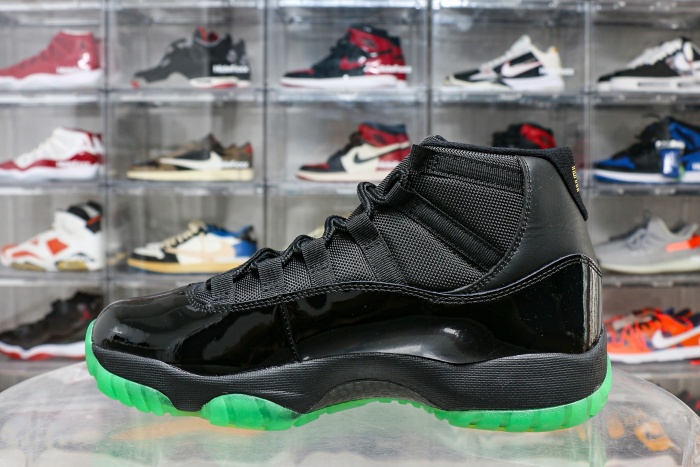 Nike Air Jordan 11 Retro Tropical 2025