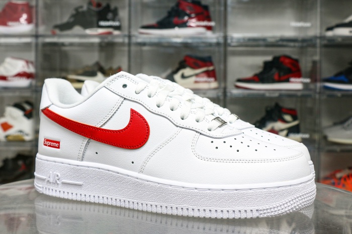 Supreme x Nike Air Force 1 Low  Shanghai