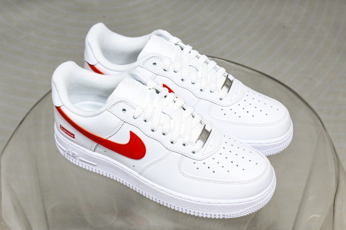 Supreme x Nike Air Force 1 Low  Shanghai