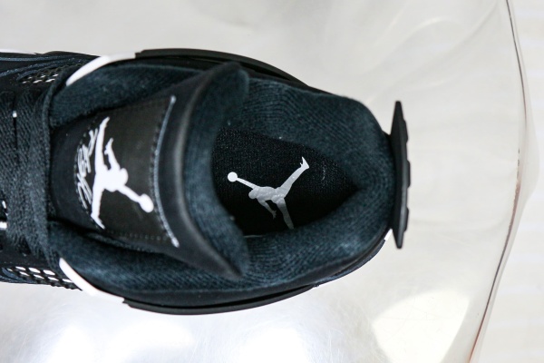 Air Jordan 4 “White Thunder” 2024 (GS)