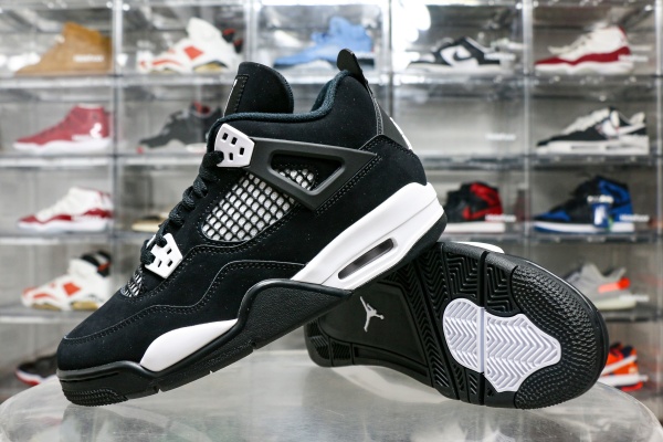 Air Jordan 4 “White Thunder” 2024 (GS)
