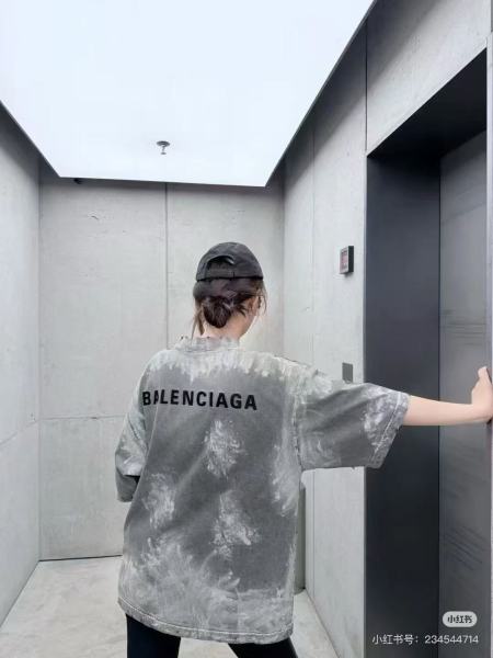 Balanciag@ Washed Distressed Short-Sleeve T-Shirt FW25