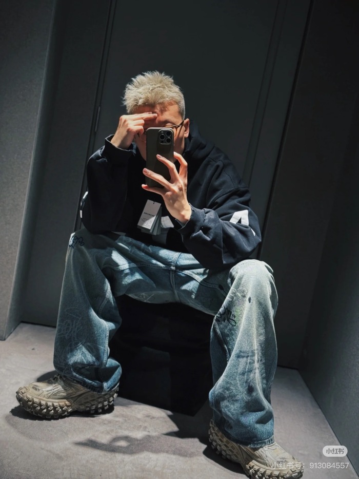 Balanciag@ Cracked Print Zipper Hoodie