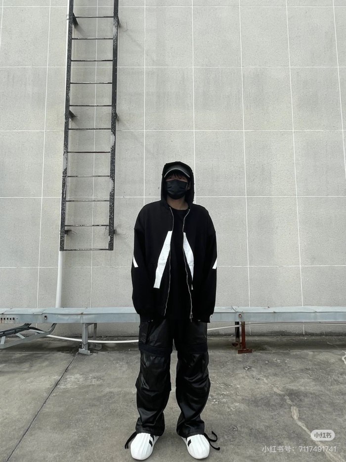 Balanciag@ Cracked Print Zipper Hoodie